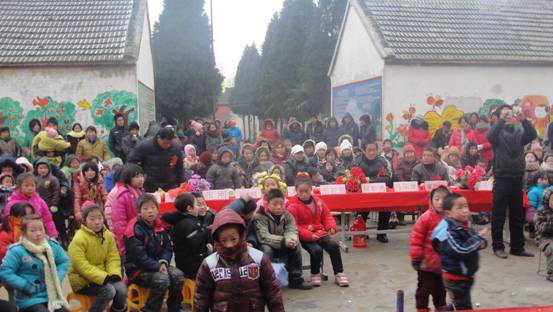 2012年12月20日唐河縣太章幼兒園授權揭牌議式
